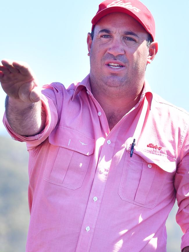 Omeo sale, Morgan Davies takes the bids. PICTURE: ZOE PHILLIPS