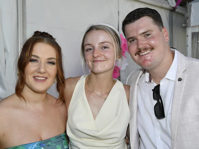 Bet365 Traralgon Cup Day, held at Traralgon Racecourse, Traralgon, Victoria, 1st December 2024: Gillian Warwick, Nat Walker and Liam Little. Picture: Andrew Batsch