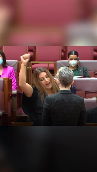 The moment Lidia Thorpe swore allegiance to the Queen’s ‘hairs’