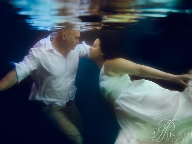 Darwin’s Jeremy Fischer and his bride Cassy Bailey asked photographer Toni Walsh for a wedding shoot with a difference. The result was a stunning set of underwater photographs. inspirephotgraphydarwin.com