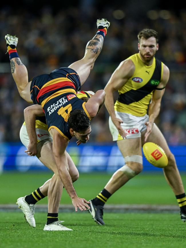 Lachlan Murphy competes against the Tigers. Picture: Mark Brake/Getty Images