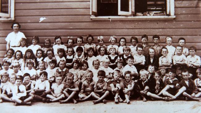 School photo from the late Depression-era 1930s.