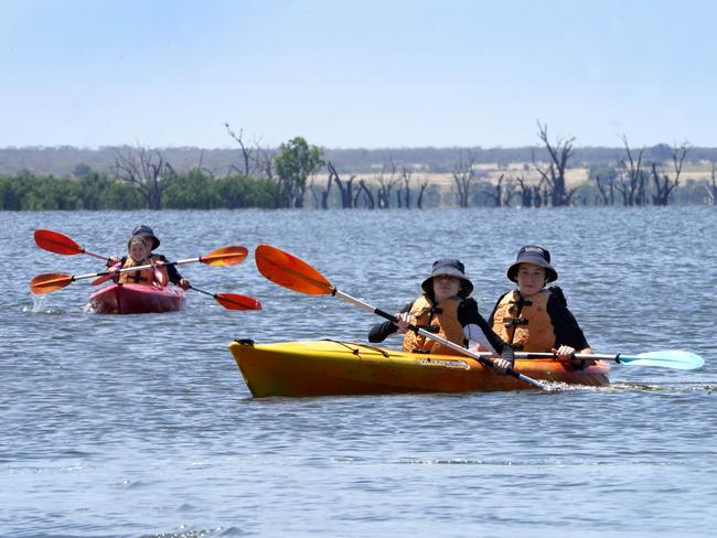 At Barmera, a class from Rivergum Christian College, at Glossop, enjoying a kayaking lesson on Lake Bonney, with instructor, Kym Werner. 8 December 2022. Picture Dean Martin