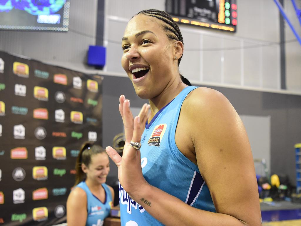 Liz Cambage of the Flyers.