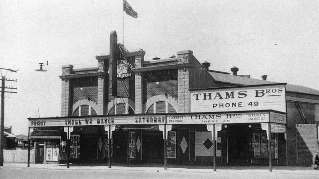 The Regent was Southport's first cinema. Located at 50 Nerang Street, Southport and opposite today's Courthouse Hotel.