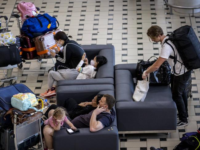 BRISBANE AUSTRALIA - NewsWire Photos SEPTEMBER 6, 2022: Travellers at Brisbane International Airport. Hundreds of Australians are stranded in Bali after multiple Jetstar flight cancellations leave travellers scrambling to find emergency accommodation. NewsWire / Sarah Marshall