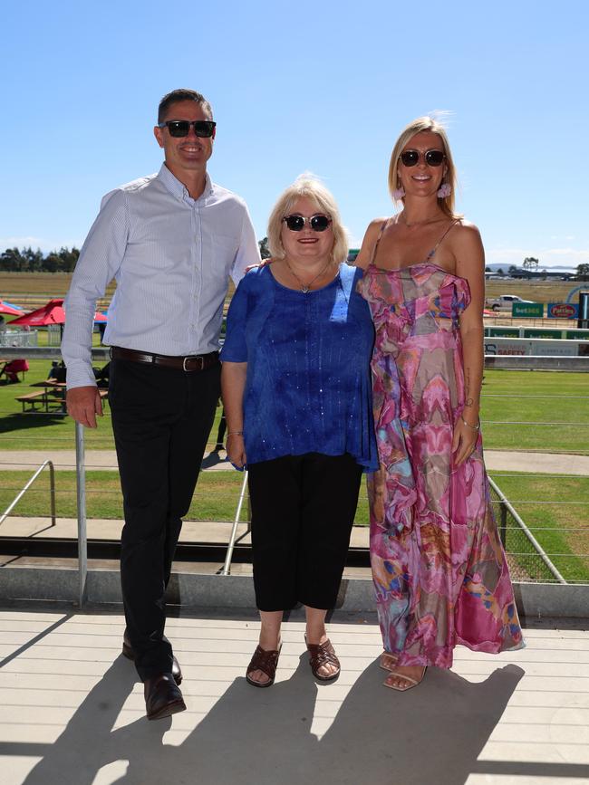 BAIRNSDALE, AUSTRALIA – MARCH 22 2024 Ben Donegan, Melanie Rhodes, and Kim Vankooten attend the Bairnsdale Cup race day. Picture: Brendan Beckett