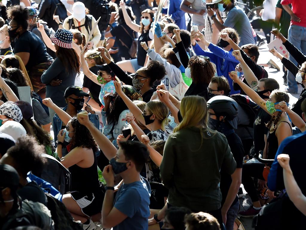 Demonstrators protesting the death of George Floyd gather near the White House. Picture: Olivier Douliery/AFP