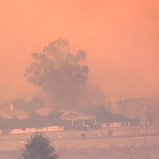Videos showing the QFES response to major bushfires at Wallangarra.