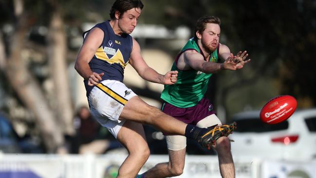 Old Paradians rallied in the last quarter against Whitefriars to earn a grand final berth.