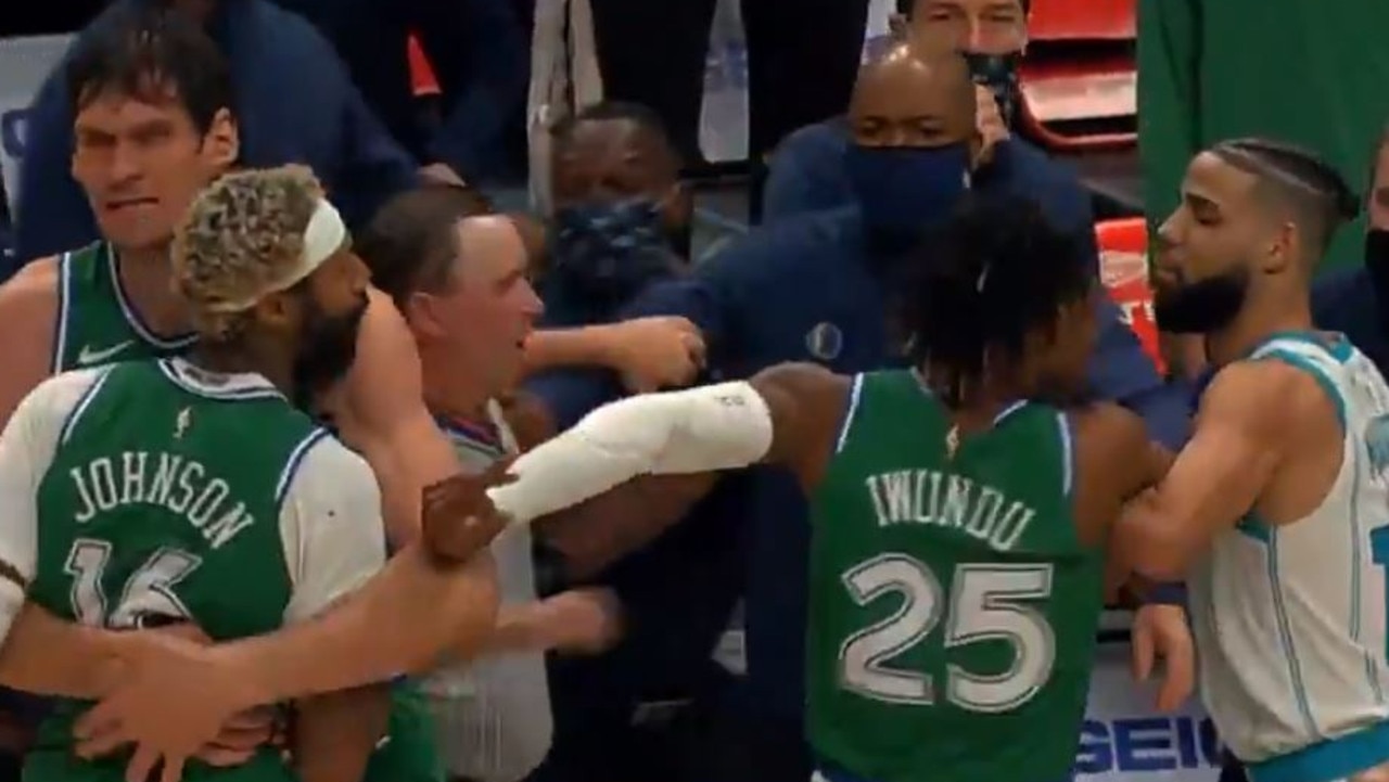 Things got heated in the Mavericks vs Hornets game.