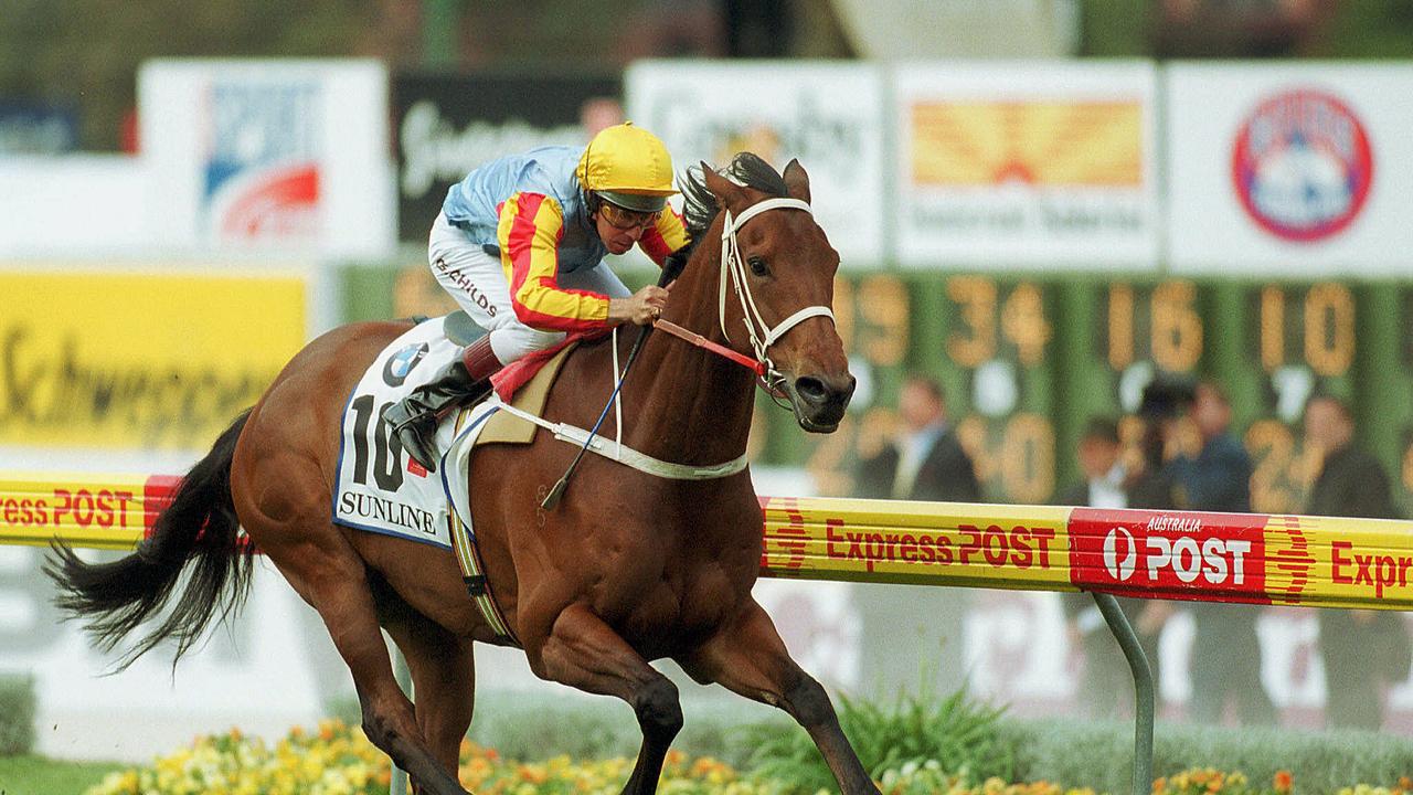 28/10/2000 PIRATE: Horseracing - racehorse Sunline ridden by jockey Greg Childs winning Cox Plate race at Moonee Valley 28 Oct 2000. a/ct