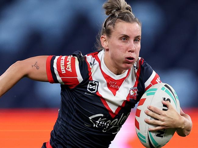 SYDNEY, AUSTRALIA - SEPTEMBER 01: Samantha Bremner of the Roosters runs with the ball during the round six NRLW match between Sydney Roosters and Canberra Raiders at Allianz Stadium on September 01, 2024 in Sydney, Australia. (Photo by Cameron Spencer/Getty Images)