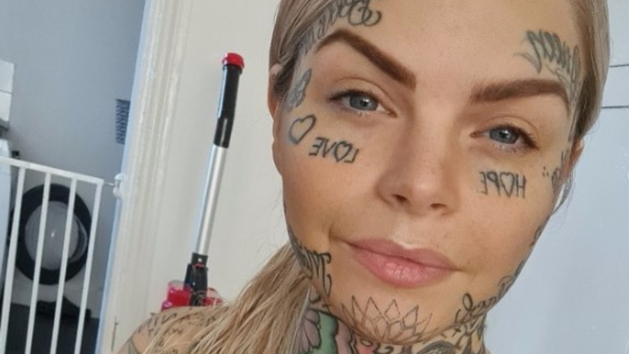 Claire Elsie Rose Uk Woman Labelled A ‘bad Mum Due To Her Face Tattoos The Cairns Post