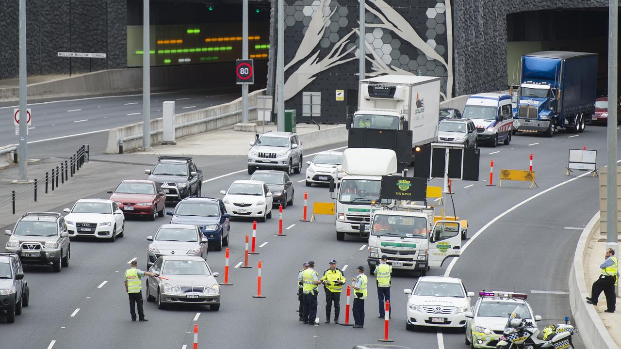 The Victorian Sheriff's Office conducts a large-scale operation on the EastLink Tollway.