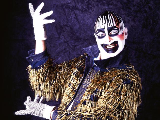 EMBARGO FOR WISH 01 MAR 2024. FEE MAY APPLY.  Portrait of Australian performance artist, club promoter, actor, aspiring pop star, model and fashion designer Leigh Bowery photographed in the late 1980's. Job: 46847 Ref: MAK - Exclusive World Rights    (Photo by Mark Baker/Avalon/Getty Images)