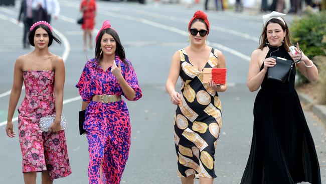 MELBOURNE, AUSTRALIA - NewsWire Photos OCTOBER 21, 2023: Race goers arrive at the Caulfield Cup. Picture: NCA NewsWire / Andrew Henshaw