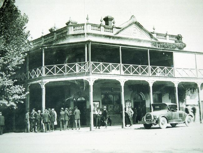 UThe Tallangatta Hotel, pictured in the original Tallangatta town, was demolished when the town was moved.