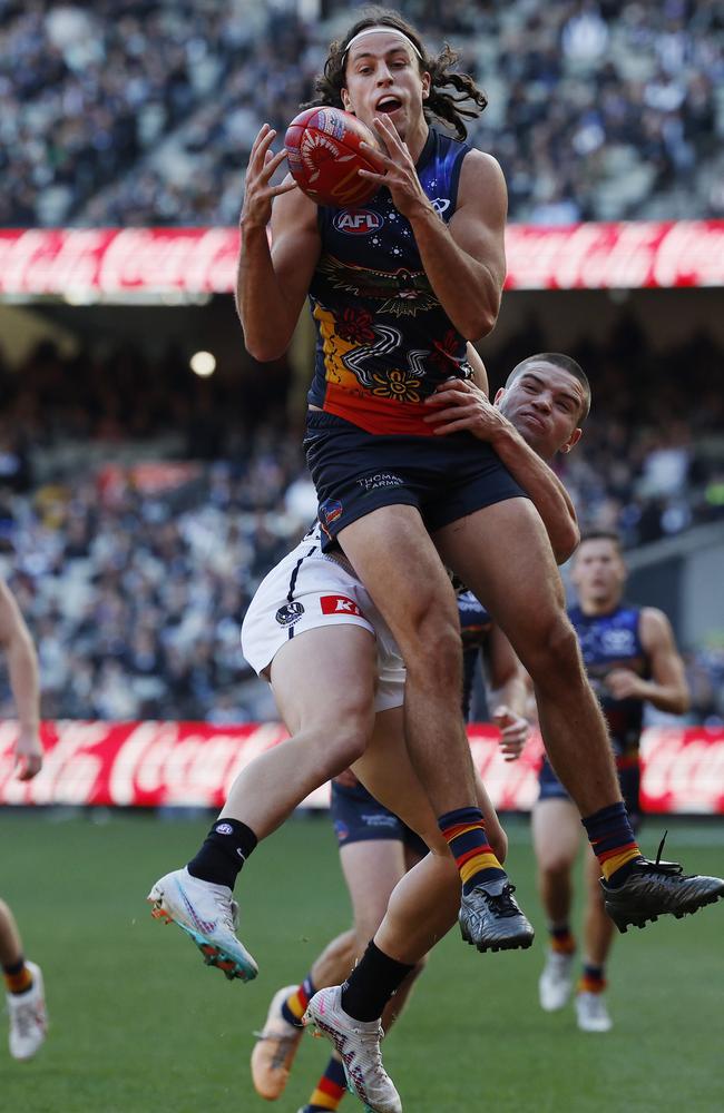 Will Hamill marks against the Magpies last season at the MCG. Picture: Michael Klein