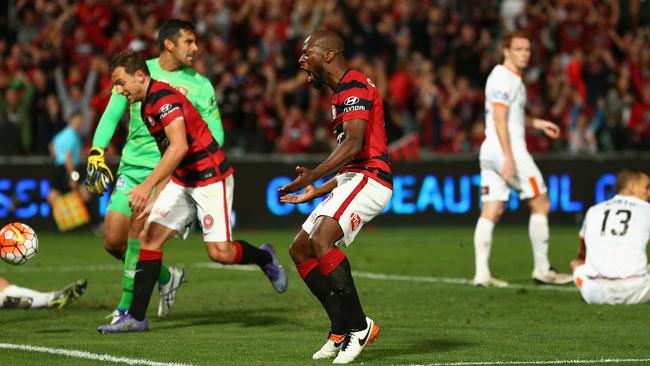 Romeo Castelen of the Wanderers celebrates scoring a goal during the A-League semi final. (Photo by Cameron Spencer/Getty Images)