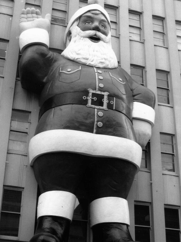 Big Santa on the John Martin’s store in 1989.