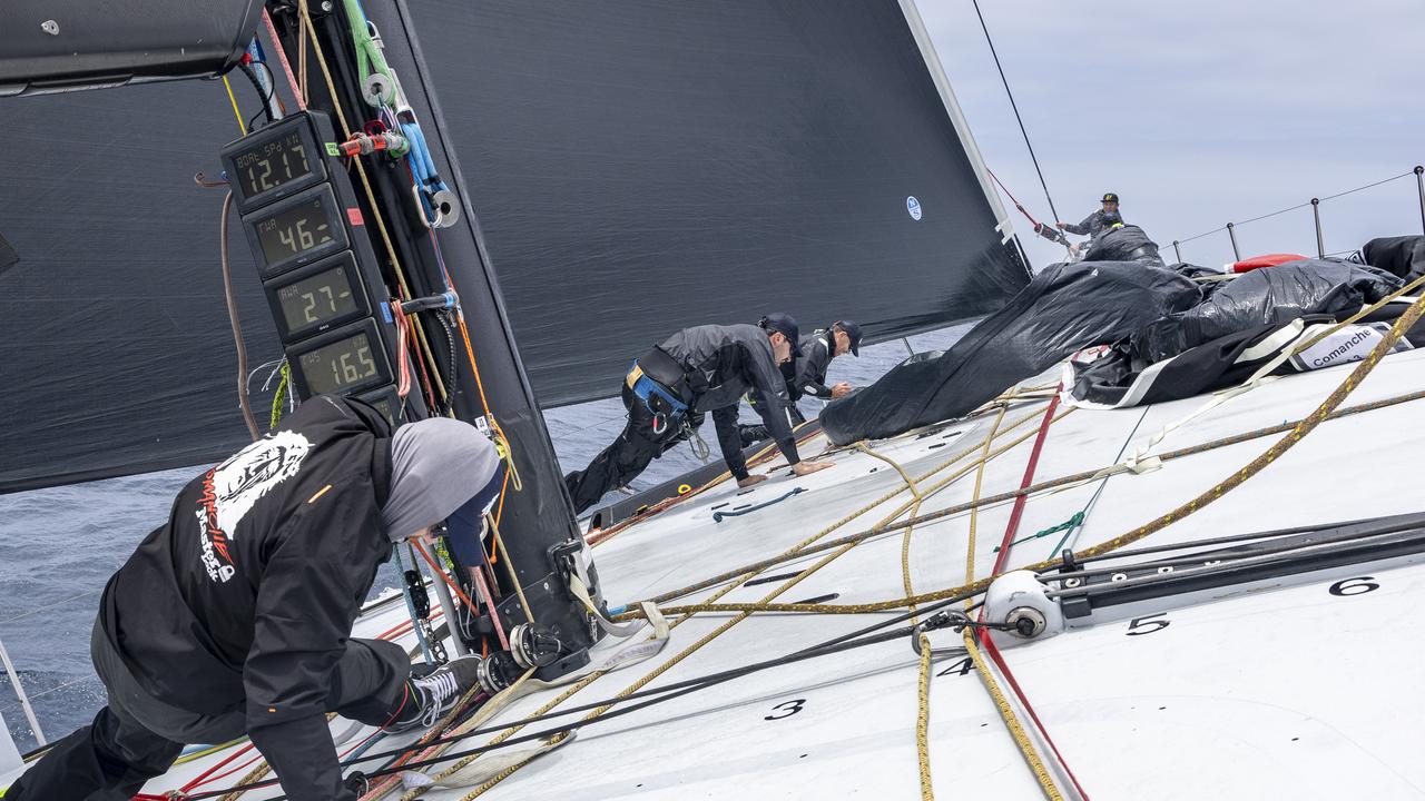 Sydney to Hobart supermaxi Master Lock Comanche on extreme diet in