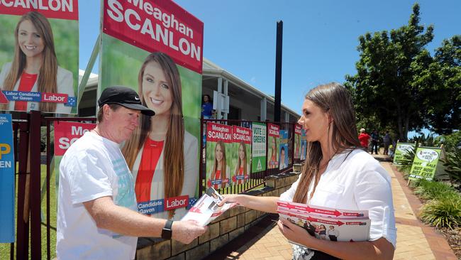 Pre-poll voting at Nerang. Photo of Meaghan Scanlon handing out how to vote flyers. Photo by Richard Gosling