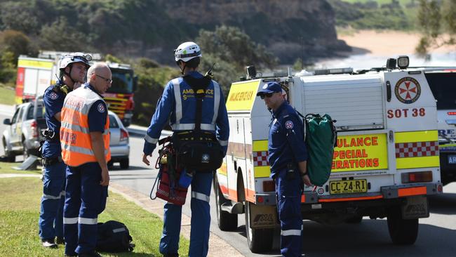 Emergency services are conducting a major operation to retrieve a body from near the Warriewood blowhole. Picture: Sebastien Dekker.