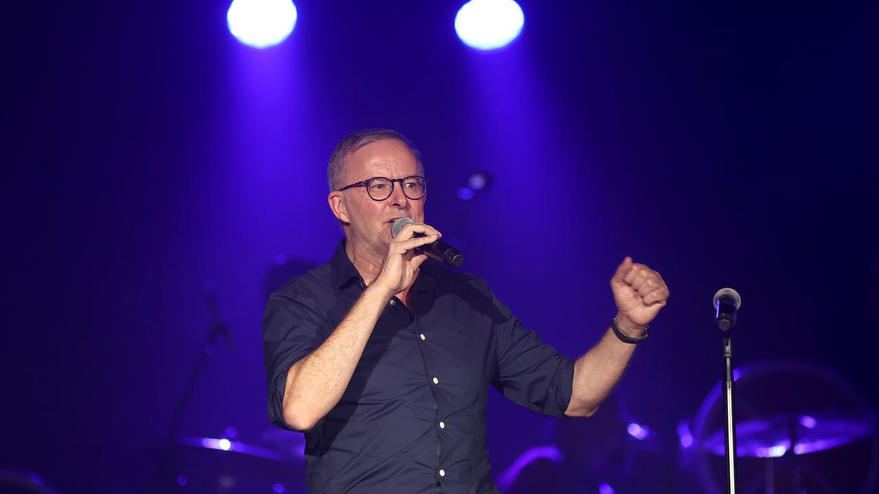 Anthony Albanese introduced Jimmy Barnes on stage. Picture: Toby Zerna