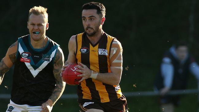 Alex Williamson on the move for Heidelberg West. Picture: Hamish Blair