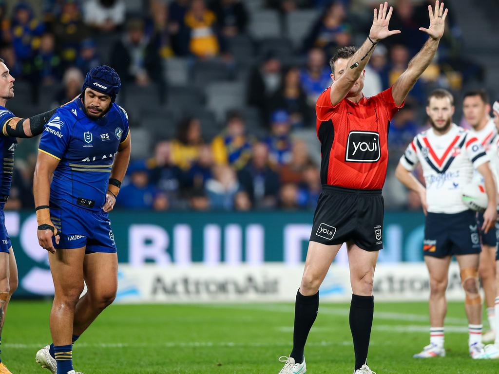 Kelma Tuilagi is sent to the sin bin. Picture: David Hossack/NRL Photos