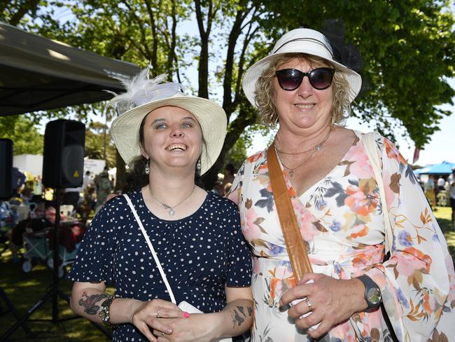 Apiam Bendigo Cup was held at Bendigo Racecourse, Bendigo, Victoria, on Wednesday, October 30th, 2024. Pictured enjoying the horse racing carnival are Shannon and Debbie. Picture: Andrew Batsch