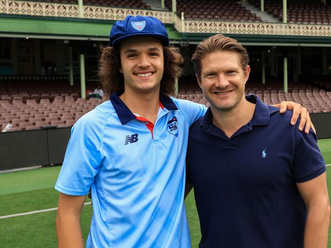 SYDNEY, AUSTRALIA - NOVEMBER 28: Sam Konstas of the Blues (L) poses for a photo with Shane Watson ahead of his debut during the Sheffield Shield match between New South Wales and Tasmania at SCG, on November 28, 2023, in Sydney, Australia. (Photo by Mark Evans/Getty Images)