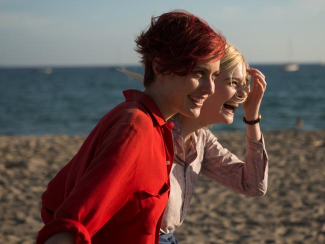 Abbie (Greta Gerwig) and Julie (Elle Fanning) in a scene from 20th Century Women.