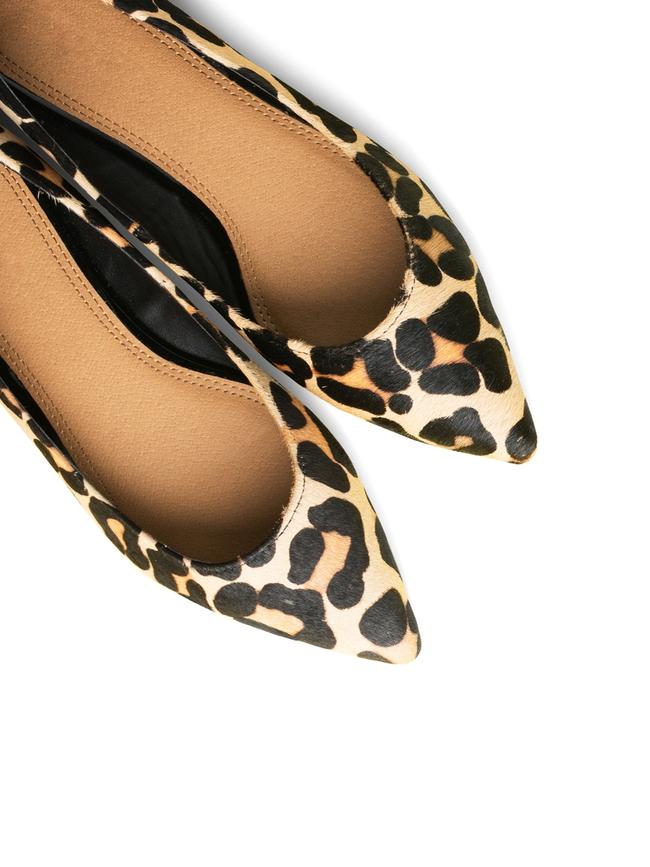 Love at first sight with leopard print shoes.