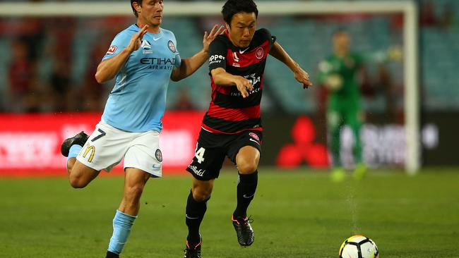 Jumpei Kusukami and Jacob Melling will leave the Wanderers during the transfer window