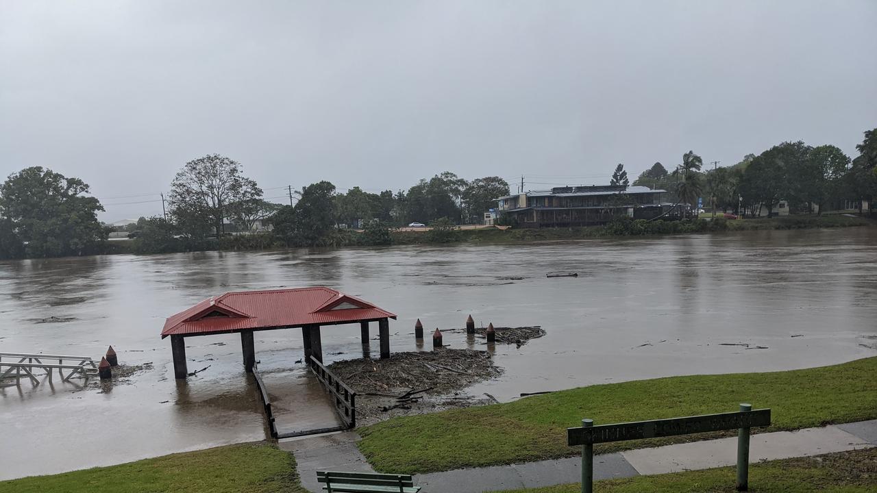 Murwillumbah flood water rises as residents prepare to evacuate | Daily ...