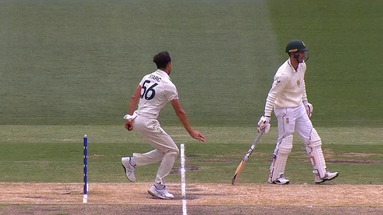 An angry Mitchell Starc threatens the Mankad.