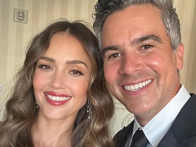 Jessica Alba and Cash Warren have filed for divorce.