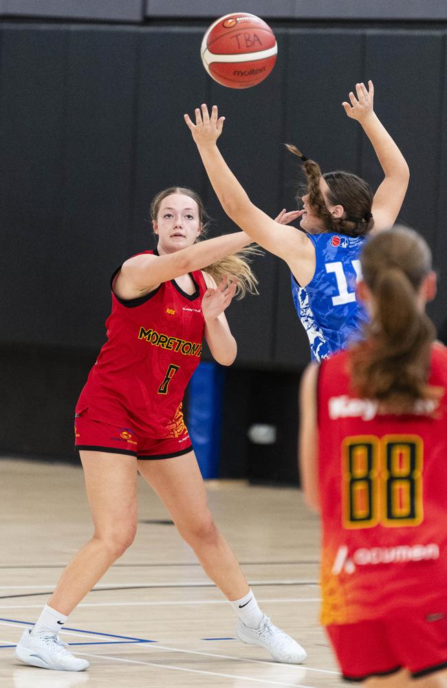 Aaleigha Leonard of Moreton Bay Suns against Toowoomba Mountaineers in SQJBC U18 Women round 3 basketball at Toowoomba Grammar School, Sunday, October 20, 2024. Picture: Kevin Farmer