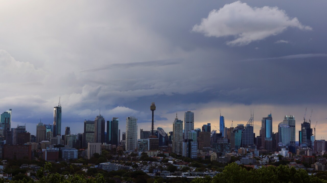 Sydney man in his 20's 'suddenly deteriorated' while isolating with COVID