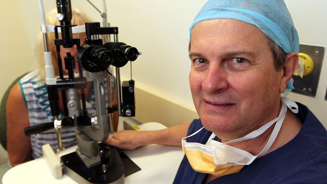 Dr Darryl Gregor has offered to do Jane bennetts cataract surgery for free after she was having trouble through the public waiting list