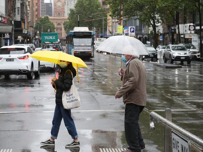 The wet weather is continuing across Melbourne and parts of Victoria, but a cold chill is now joining it. Picture: NCA NewsWire / David Crosling