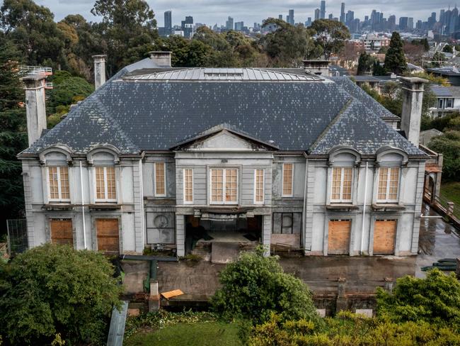 The mansion will feature a 3537sq m double-storey brick and concrete basement building. Picture: Jake Nowakowski