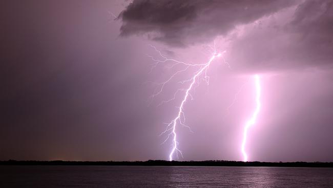 What happens when you get struck by lightning  — Australia's  leading news site