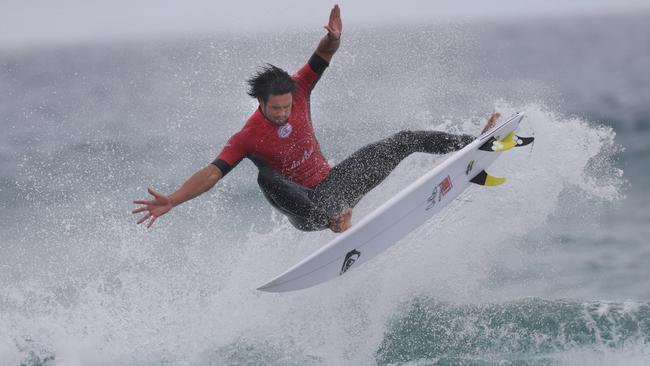 Connor O’Leary winning the 2019 Carve Pro at Maroubra. Picture: John Veage