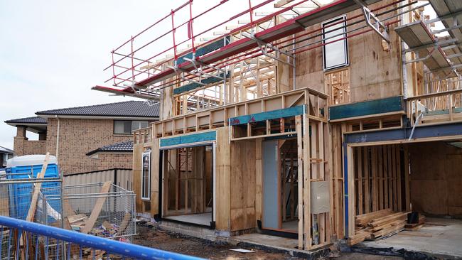 General scene of a new home under construction in Melbourne, Wednesday, July 3, 2019. Building approvals rose by 0.7 per cent in May as apartment growth ended a two-month run of declines. (AAP Image/Stefan Postles) NO ARCHIVING