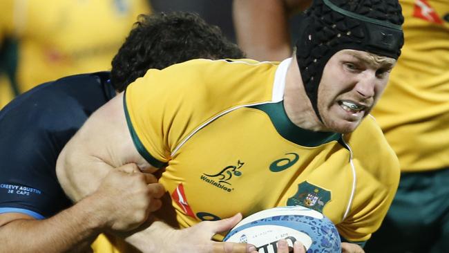 MENDOZA, ARGENTINA - JULY 25: David Pocock of Australia fights for the ball with Agustin Creevy (c) of Argentina during a match between Australia and Argentina as part of The Rugby Championship 2015 at Estadio Malvinas Argentinas on July 25, 2015 in Mendoza, Argentina. (Photo by Gabriel Rossi/Getty Images)