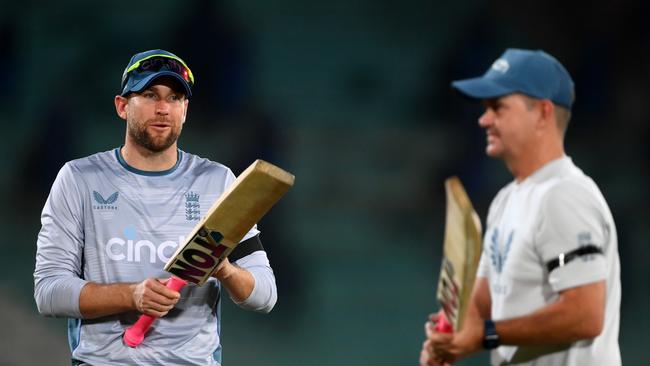 Dawid Malan and England white-ball coach Matthew Mott (right).