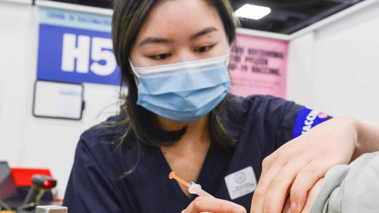 Omicron: Why we should start treating Covid-19 like the flu